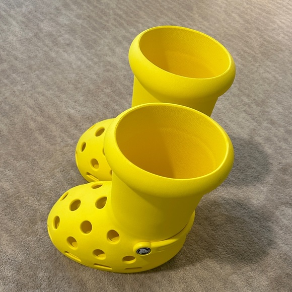 mschf x crocks big yellow boots (used for 2 hours inside only for a party) - Picture 9 of 9